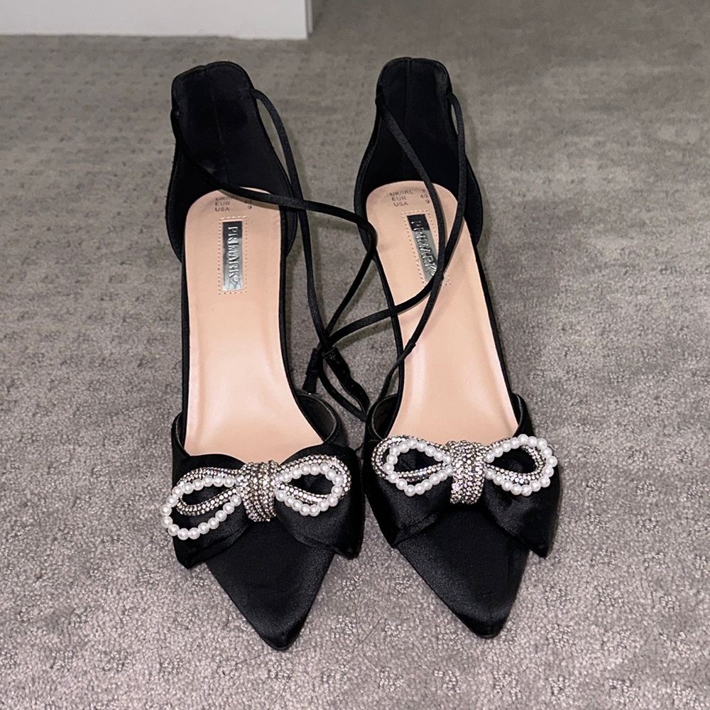 Black diamond and pearl bow